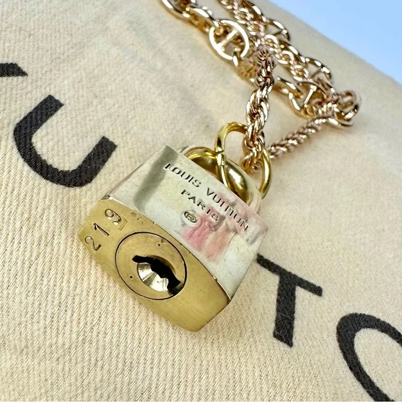 Louis Vuitton Lock #219 Pendant Necklace on double chain gift set - Picture 5 of 7